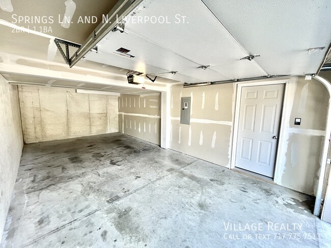 Building Photo - 215 Springs Ln