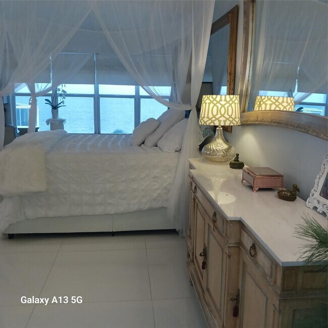 Building Photo - 3700 Galt Ocean Dr