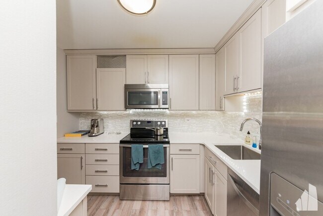 Building Photo - 211 E Ohio St