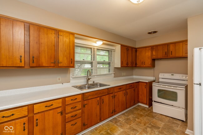 Building Photo - 1448 2nd Bomar St