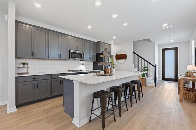 Building Photo - 179 Kings Cyn Dr