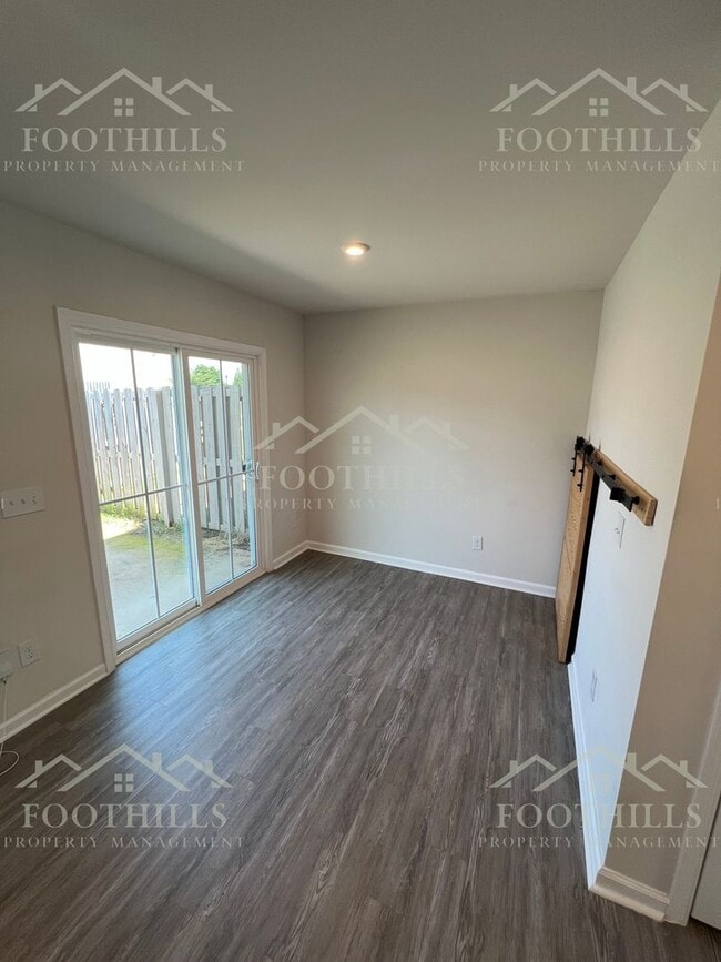 Building Photo - 167 Nicklaus Dr