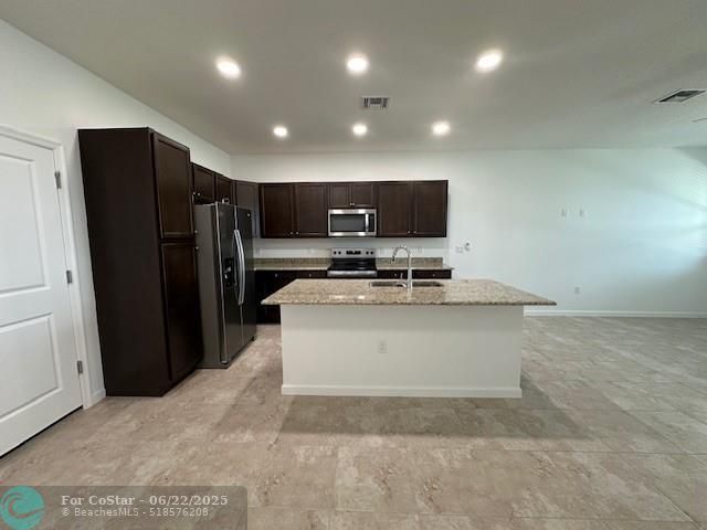 Building Photo - 4658 Longwood Lake Sq