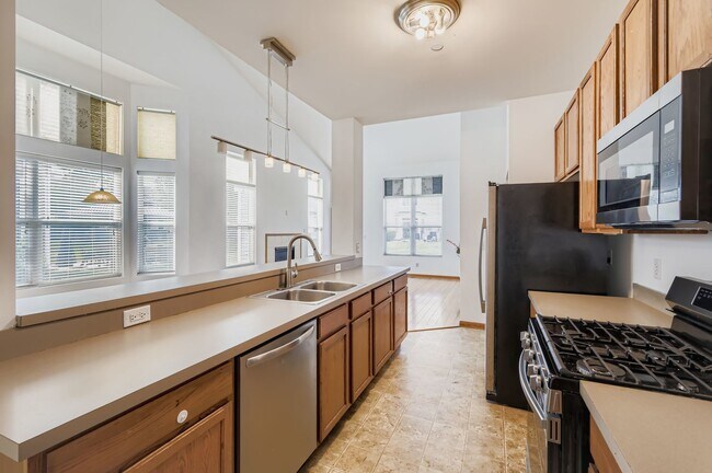 Building Photo - 4579 Half Moon Dr