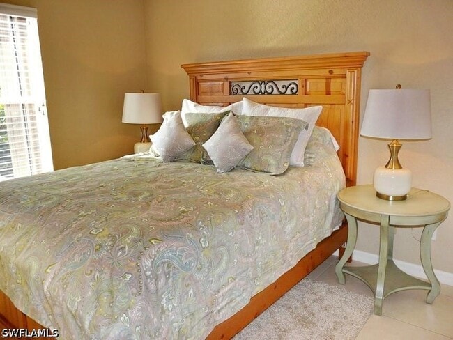 Building Photo - 264 Castaways St