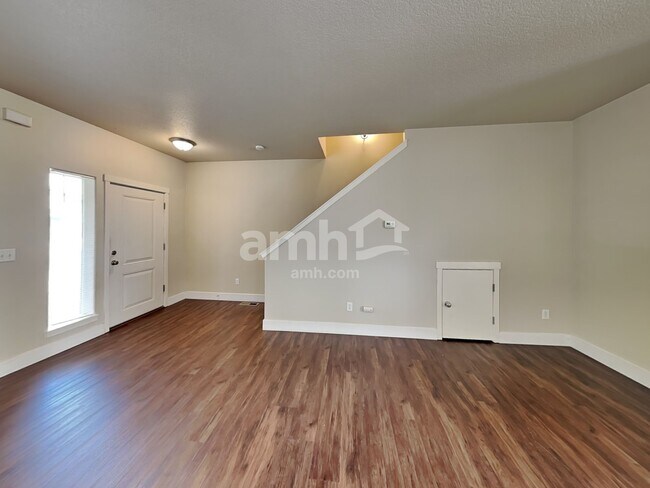 Building Photo - 1390 Alpine Lakes St SE