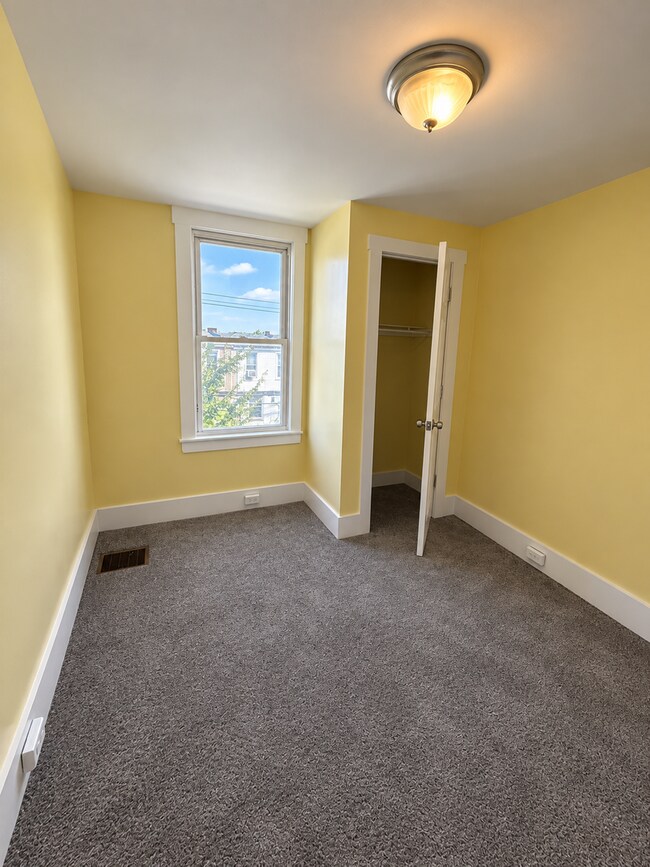 Building Photo - 3326 Lyndale Ave