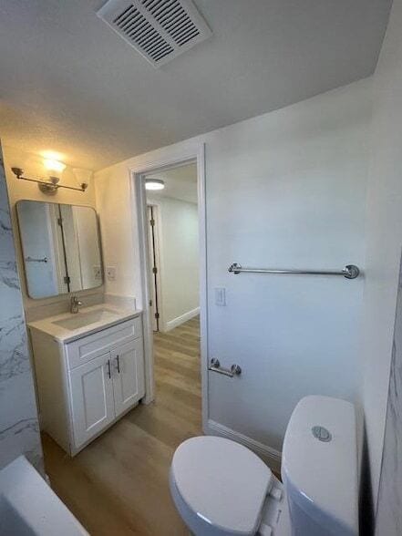 Building Photo - 302 N Tamarind Ave