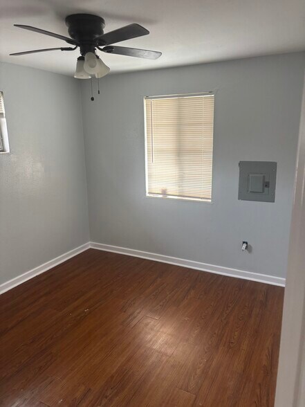 Building Photo - 2544 Iowa St