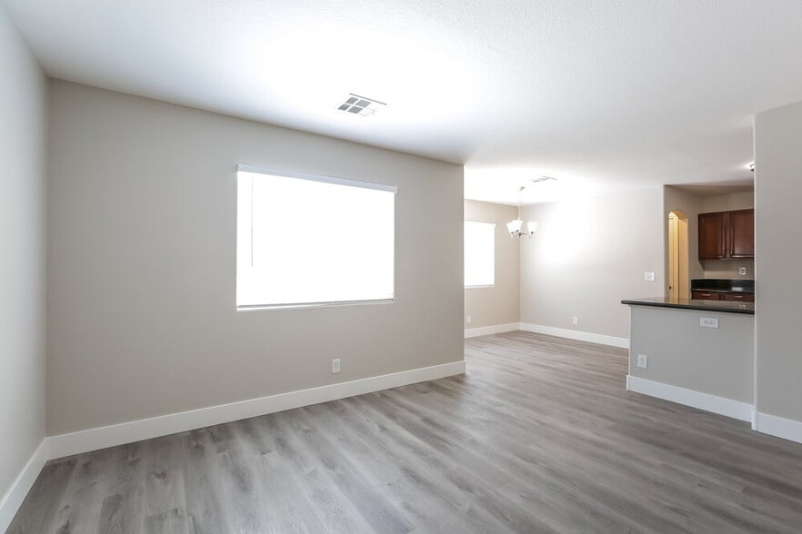 Building Photo - 9205 Millikan Ave