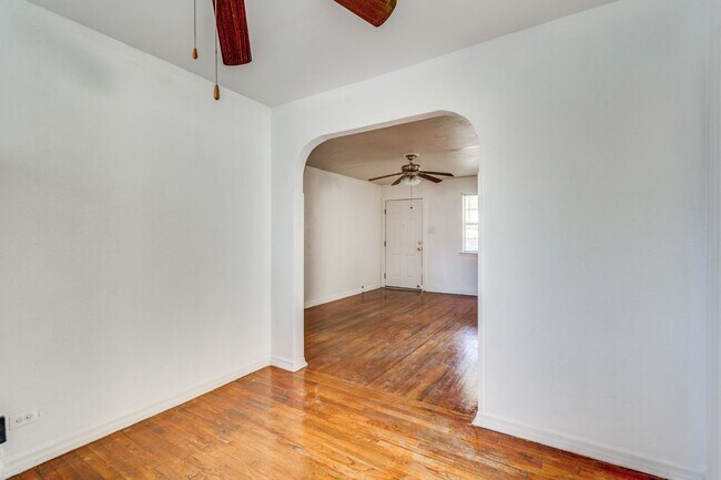 Building Photo - 616-618 Porter St