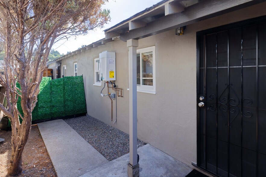 Building Photo - 6152 Overdale Ave