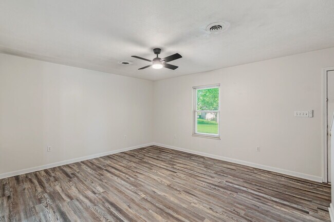 Building Photo - 5205 Cub Cir