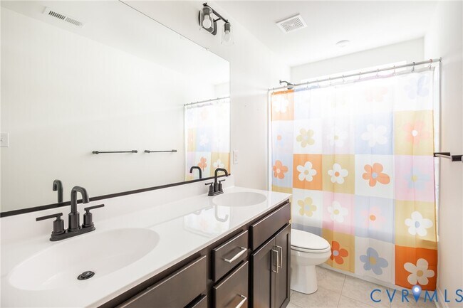 Building Photo - 11585 Kings Pond Dr