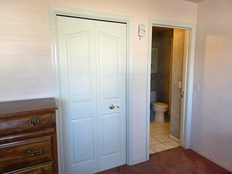 Building Photo - 746 Meridian Ct