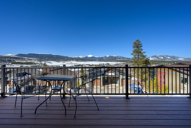 Building Photo - 904 Wapiti Dr