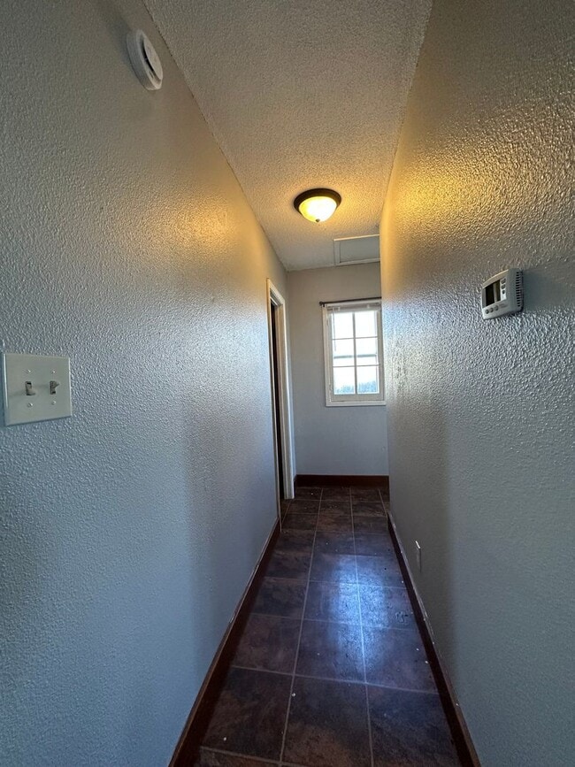 Building Photo - 1BD/1BA HOME!