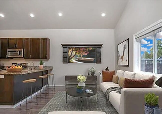 Building Photo - APPLICATION PENDING - 2bed/1 bath Home loc...
