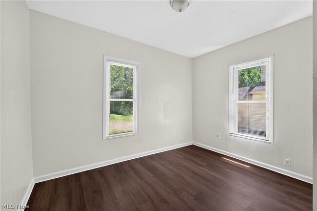 Building Photo - 505 Brown St
