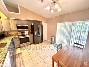 Building Photo - 2587 Logsdon St