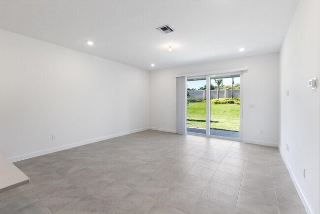 Building Photo - 6435 Seabright Ter