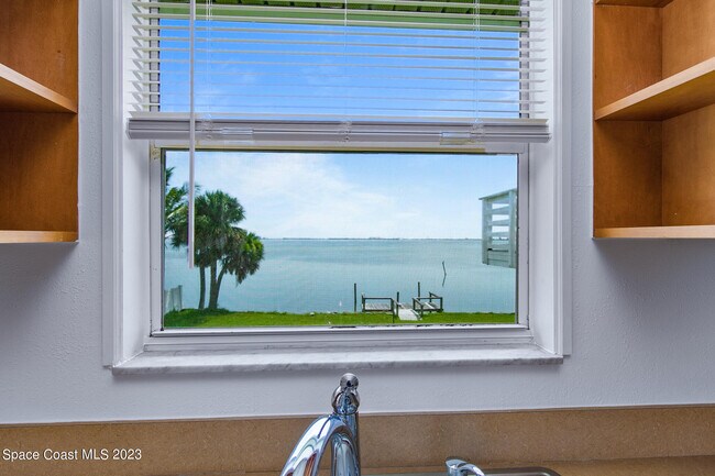 Building Photo - 7810 S Tropical Trail