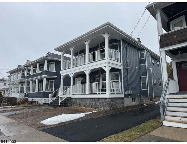 Building Photo - 139 Claremont Ave