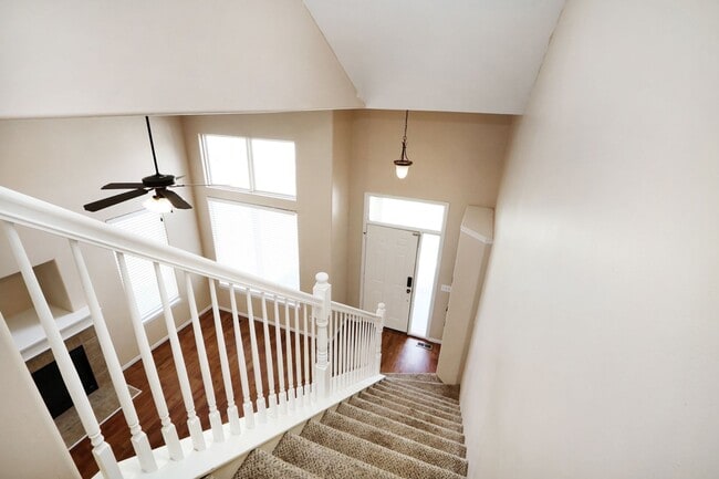 Building Photo - Beautifully Redone 2 Story Home!