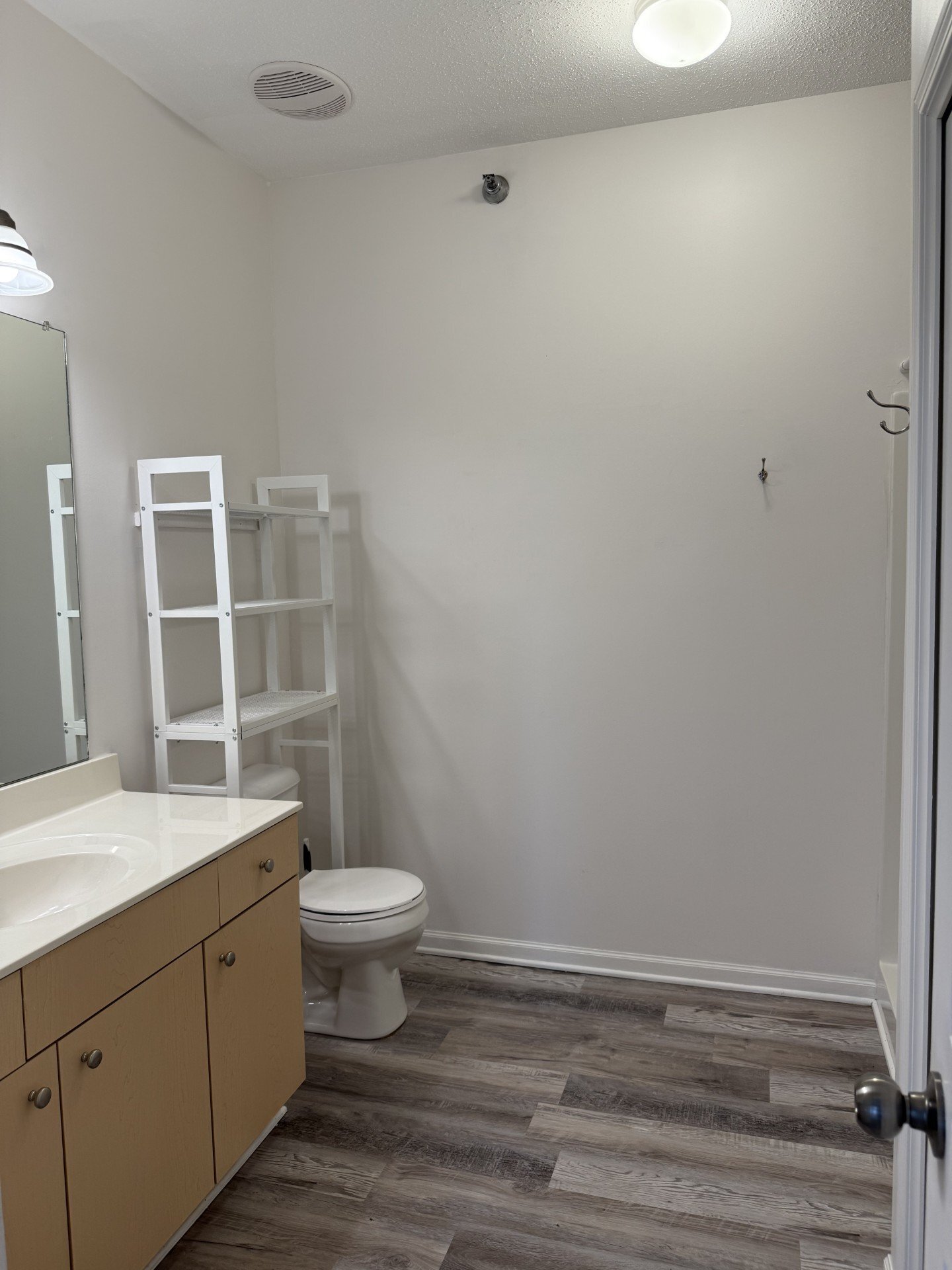 Building Photo - 2323 E Porter Ave