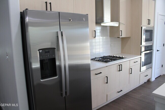 Building Photo - 15220 Ambition Ave