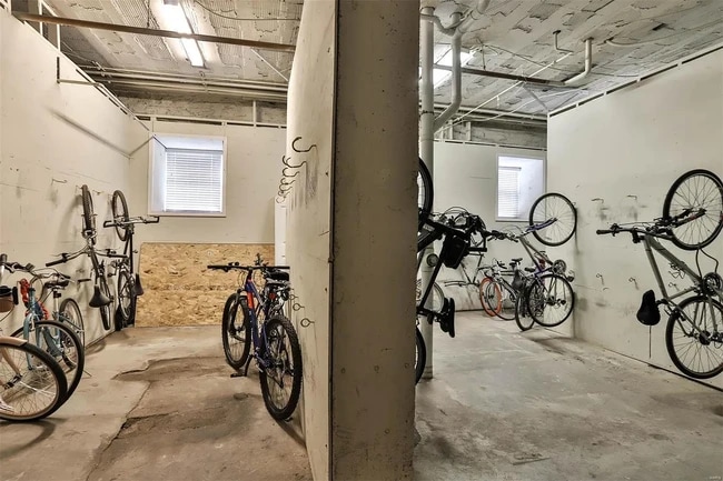 Building Photo - 5630 Pershing Ave