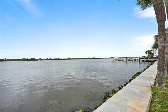 Building Photo - 2860 S Ocean Blvd