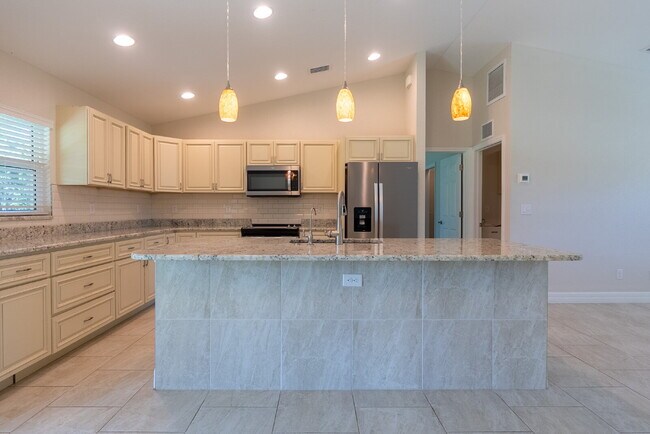 Building Photo - RENT THIS WITH ZERO DEPOSIT