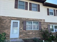 Building Photo - 51 W Cabin Hollow Rd