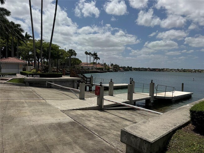 Building Photo - 15071 SW 136th Pl