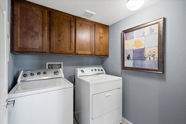 Building Photo - 3975 N Hualapai Way