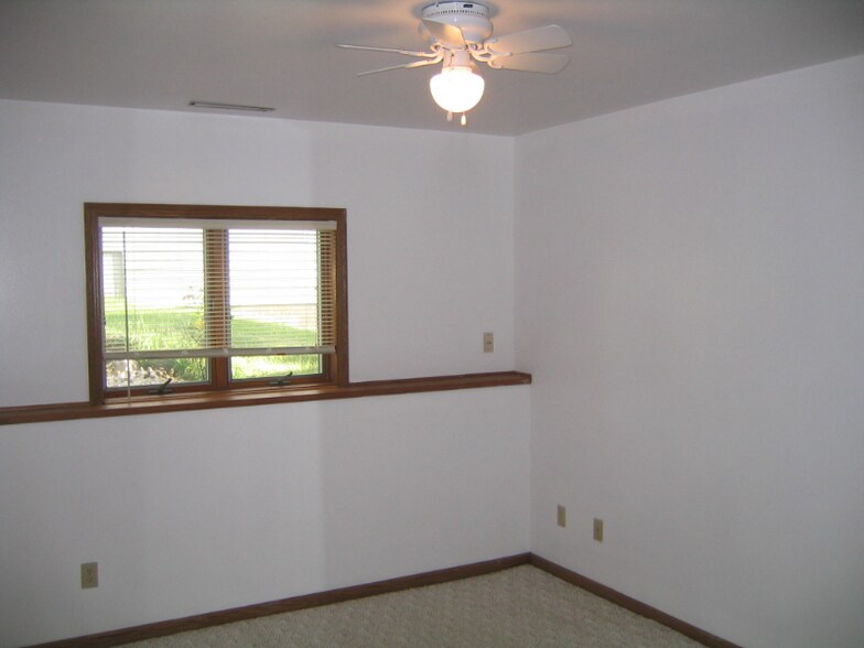 Building Photo - 0 Maple Grove Ct