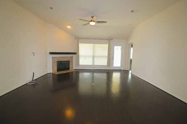 Building Photo - 21011 Blue Topaz Dr