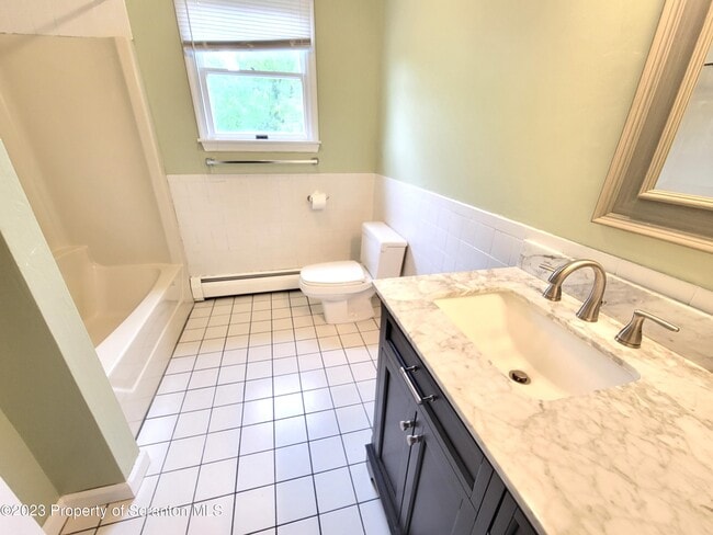 Building Photo - 319 Carnation Dr