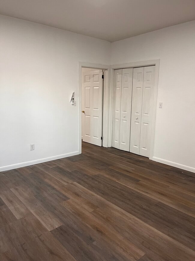 Bedroom - 163B Campbell St