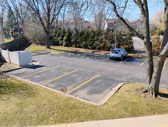 Building Photo - 910 W Alleghany Dr