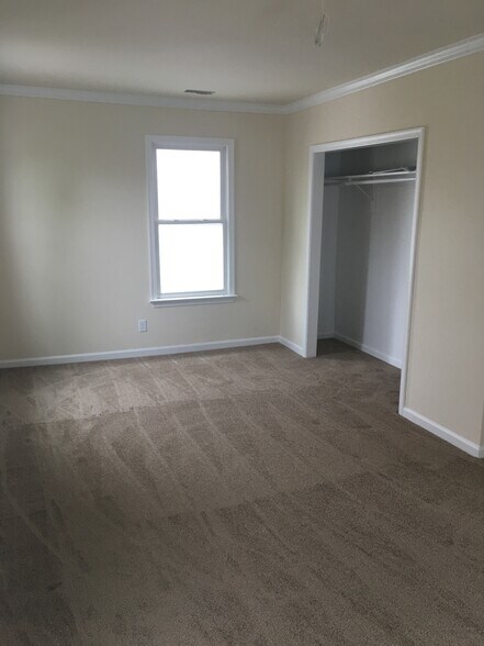 Building Photo - 2102 Marshall Ave