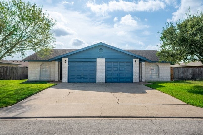 Building Photo - 1307 Lily Ln