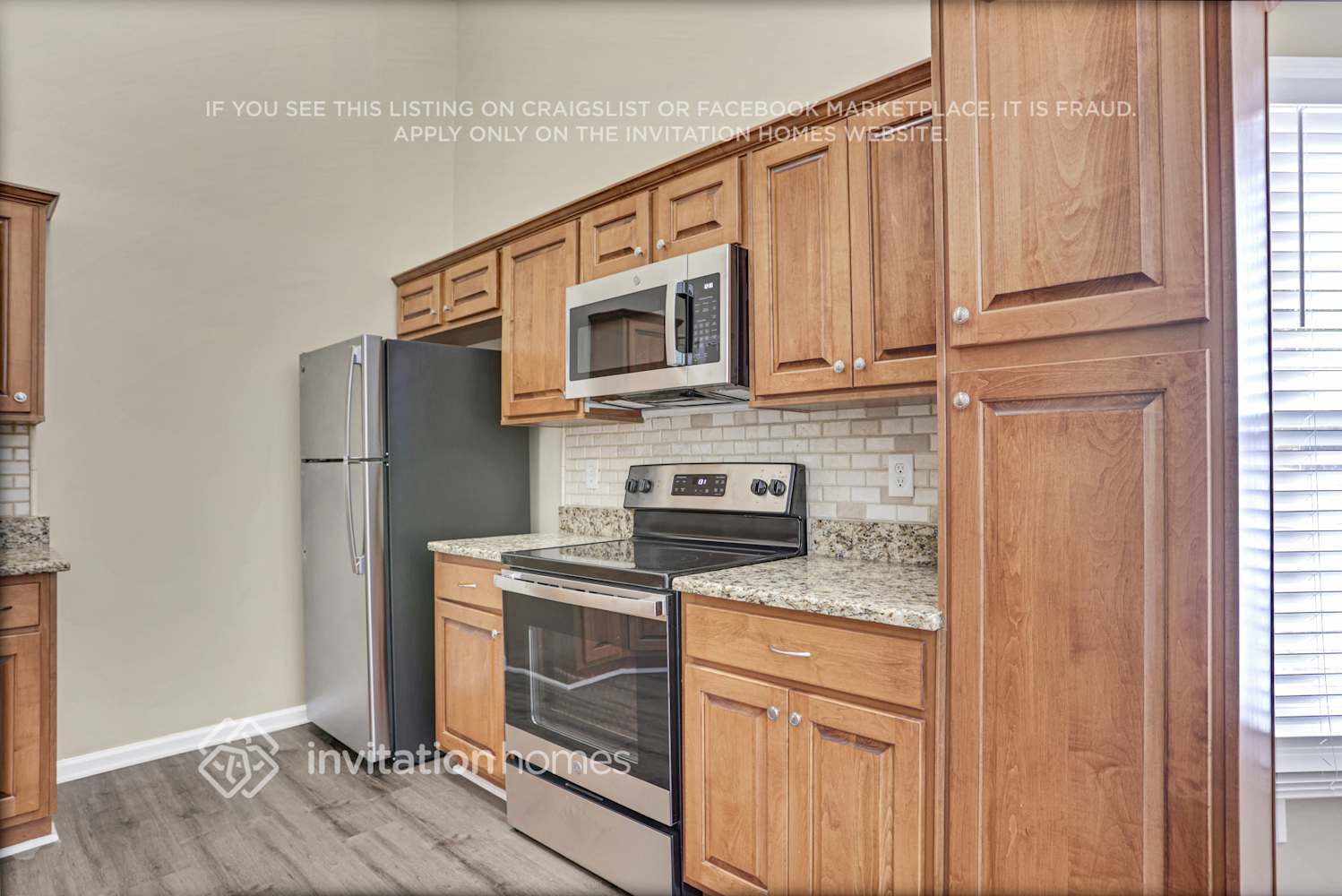 Building Photo - 907 Koala St