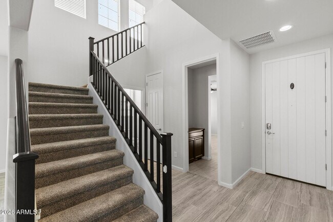 Building Photo - 130 N Bay Dr
