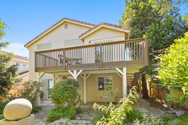 Building Photo - 3 Bedroom in Mace Ranch