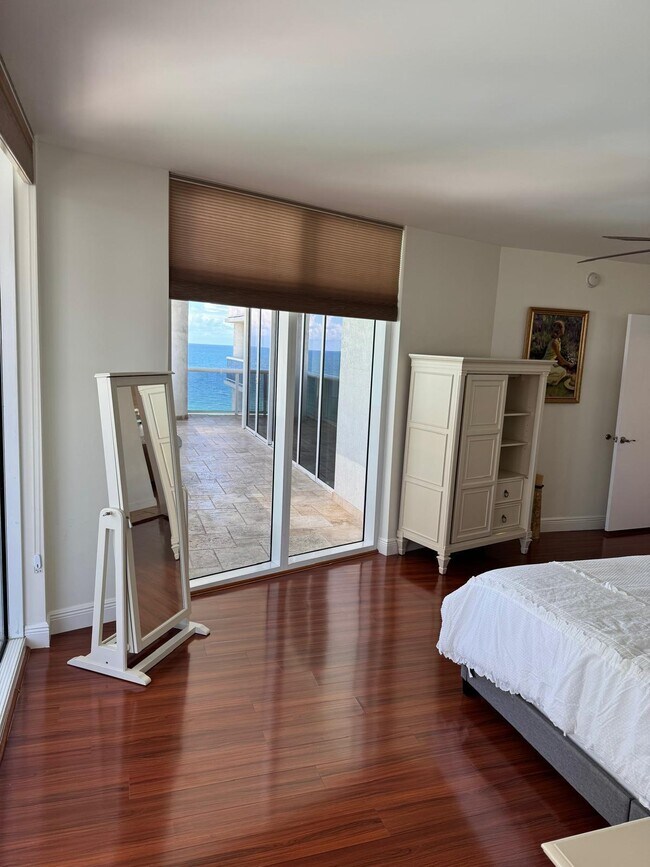 Building Photo - 1800 S Ocean Dr