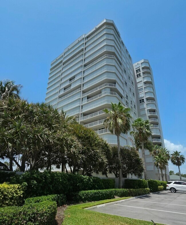 Building Photo - 5049 N Hwy A1A