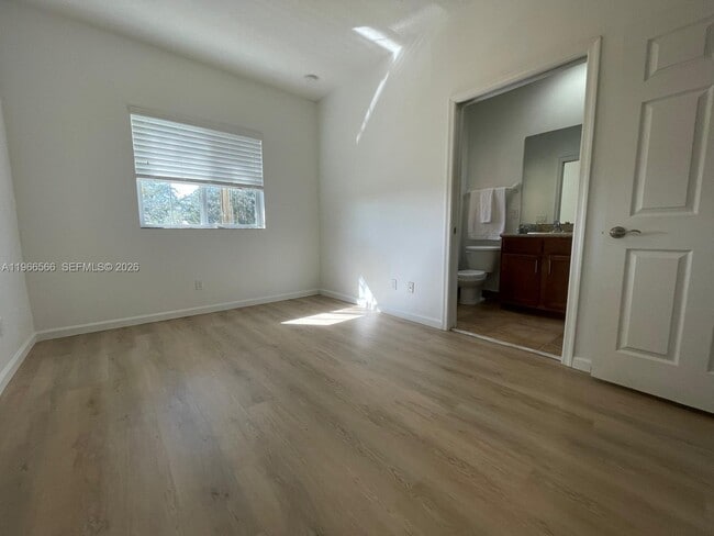 Building Photo - 6010 Woodlands Blvd