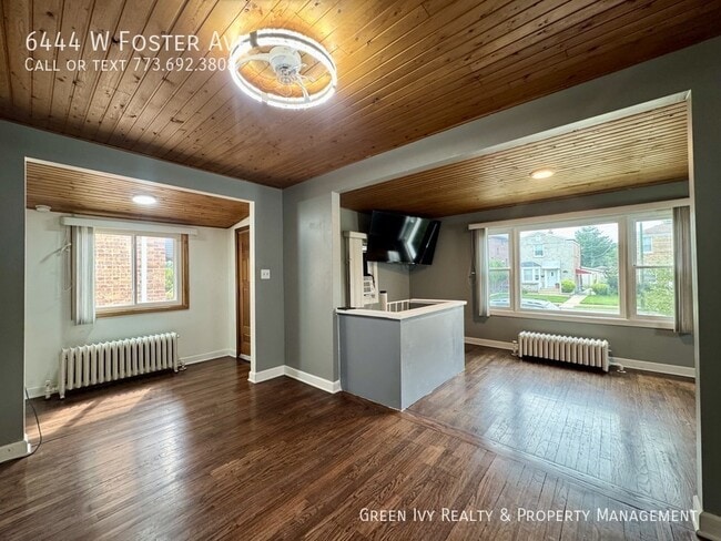 Building Photo - 6444 W Foster Ave